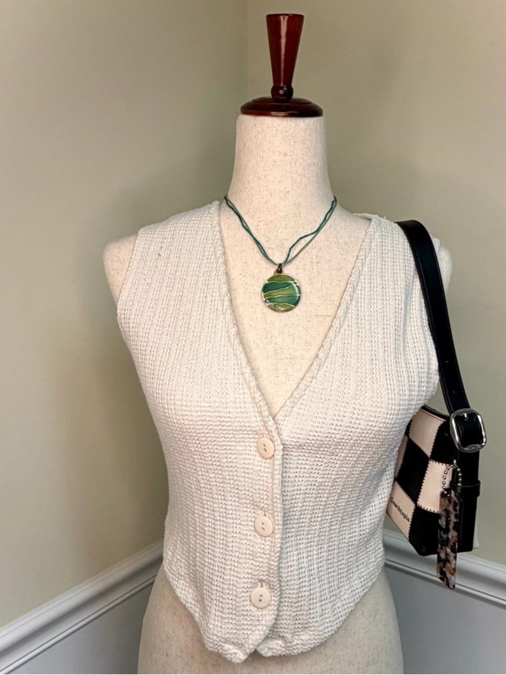 PRETTYLITTLETHING Cream Textured Knit Button Vest